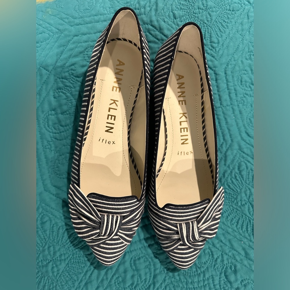 Anne Klein iflex flats